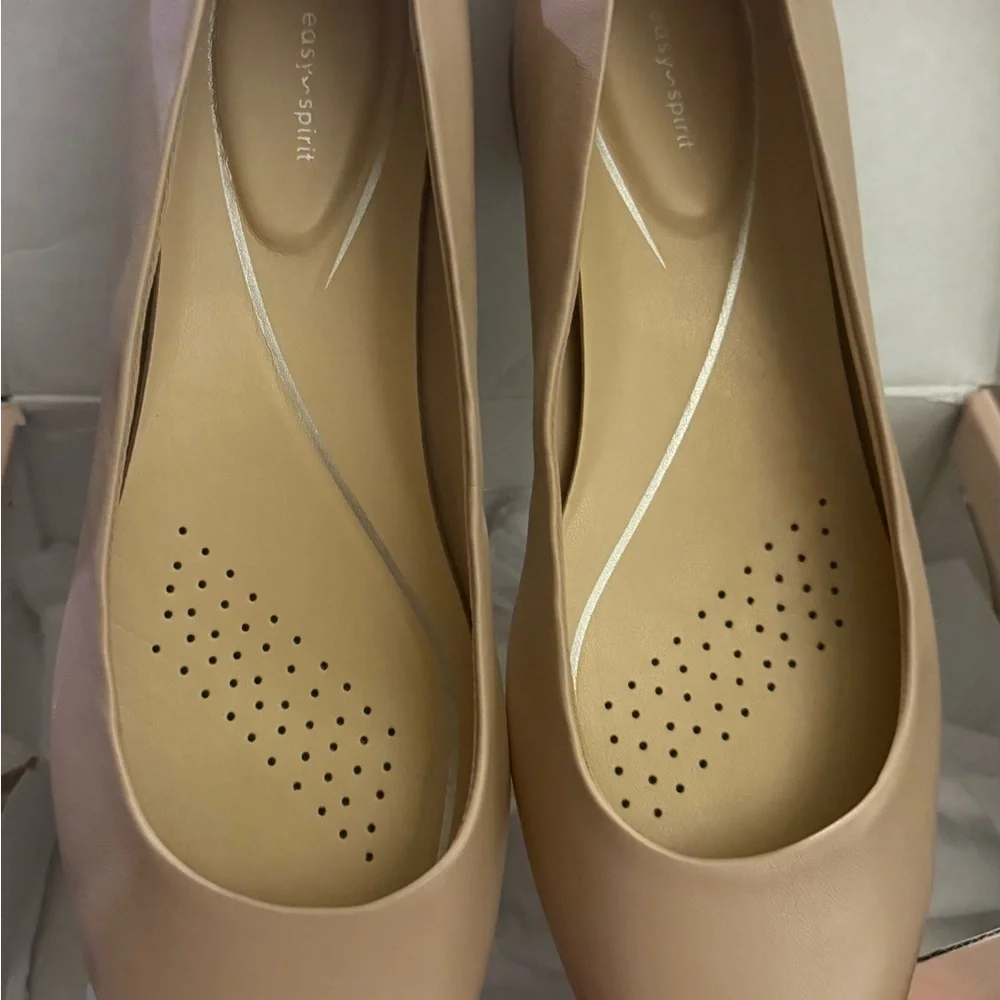 Easy Spirit Women's Caldise eFlex Slip-On Low Heel Pumps size 12